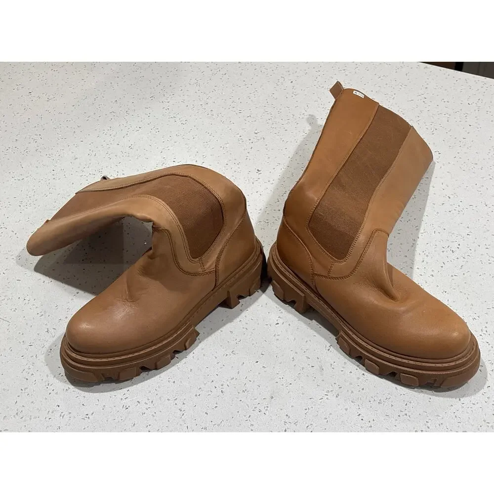 Women’s sz 8 Leather Boots